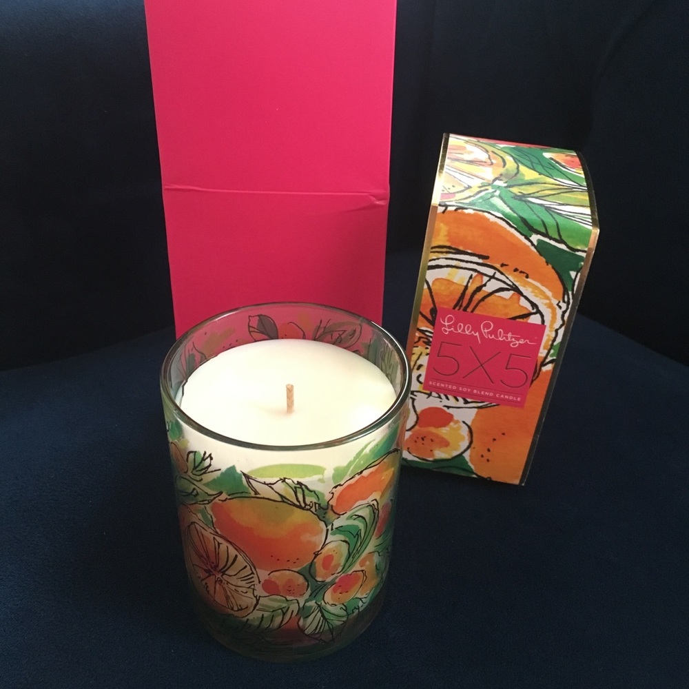 NWT Lilly Pulitzer 5X5 Scented Soy Blend Candle